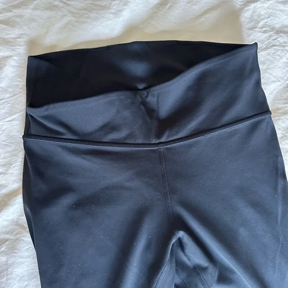 Lululemon asymmetrical waist align leggings size 6 - Picture 4 of 6